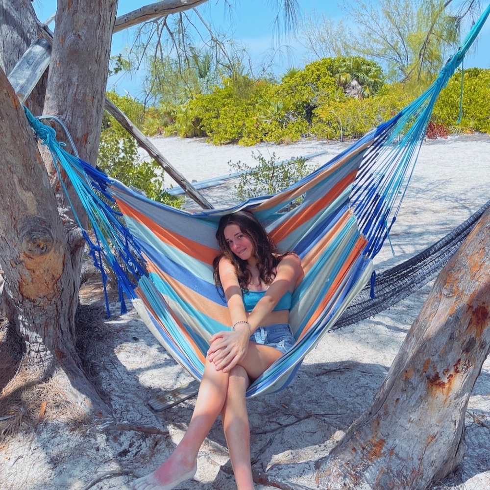 Meet your Posher, Ella